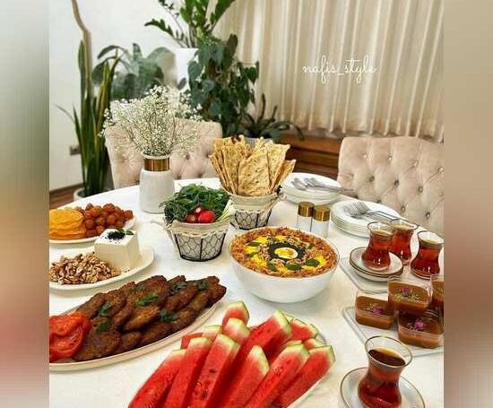 عکس غذا روی میز