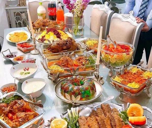 عکس غذا روی میز