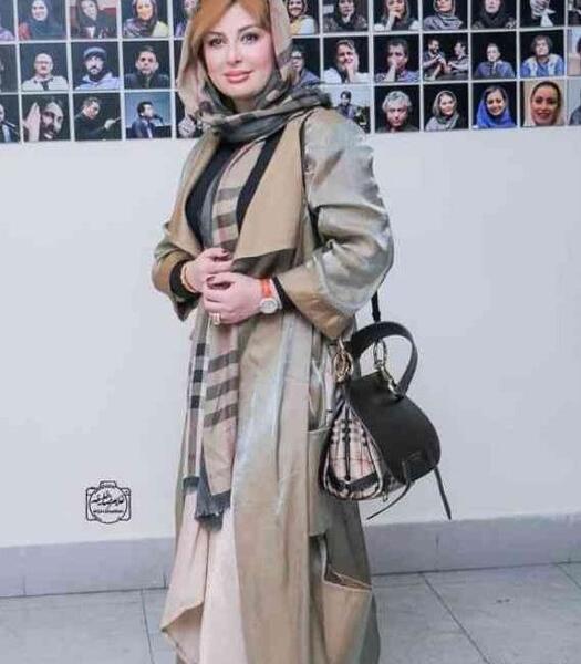 عکس مانتو مشکی نیوشا ضیغمی