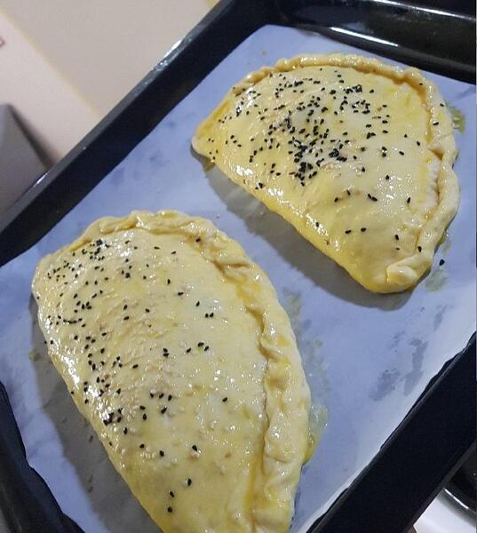 عکس پیتزا کالزونه