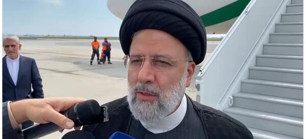 عکس رئیسی با لباس پرسپولیس