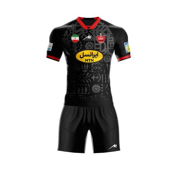 عکس رئیسی با لباس پرسپولیس