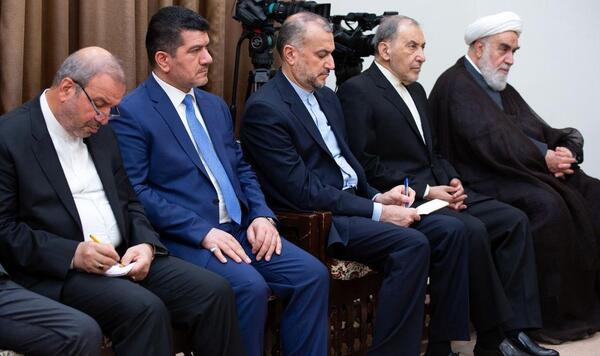 عکس چادری رهبری