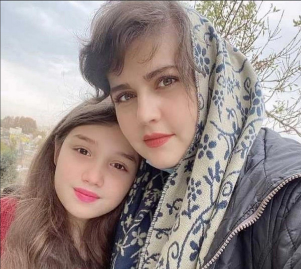 عکس تکی بنیامین بهادری