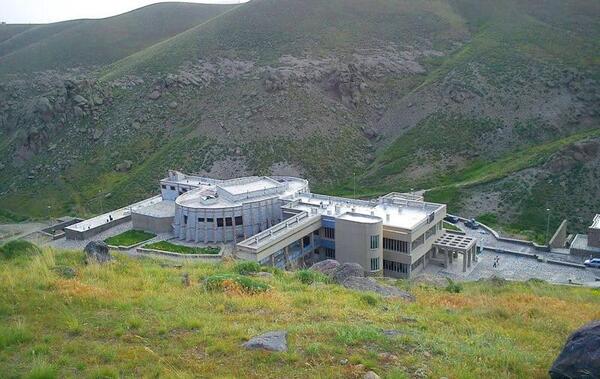 عکس تنهایی کوه
