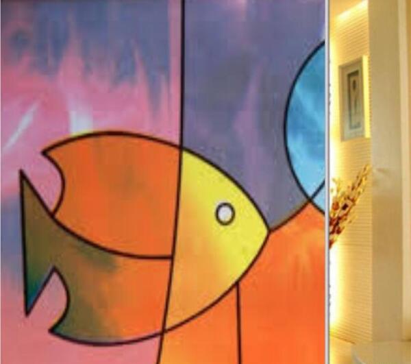 عکس نقاشی مدرن ساده با مداد رنگی