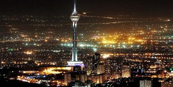 عکس برج میلاد تهران در شب