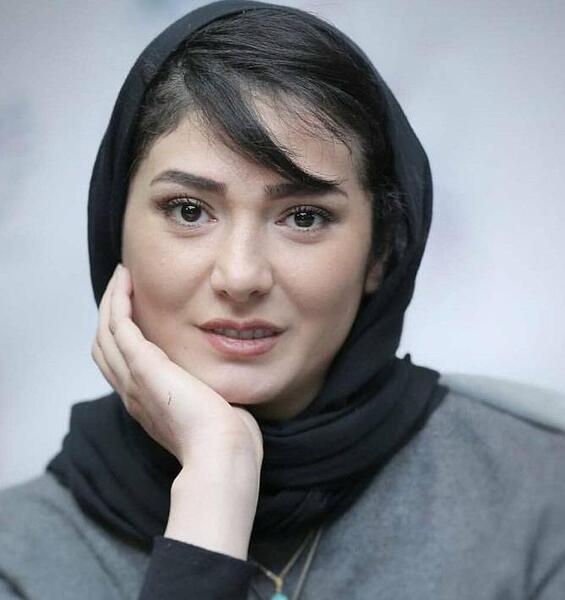 عکس آهو در بانوی عمارت