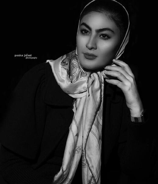 عکس آهو در بانوی عمارت