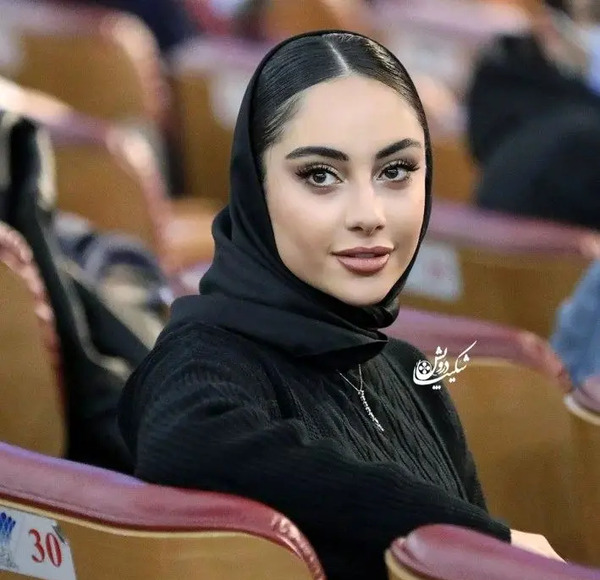 عکس پیری ترلان پروانه