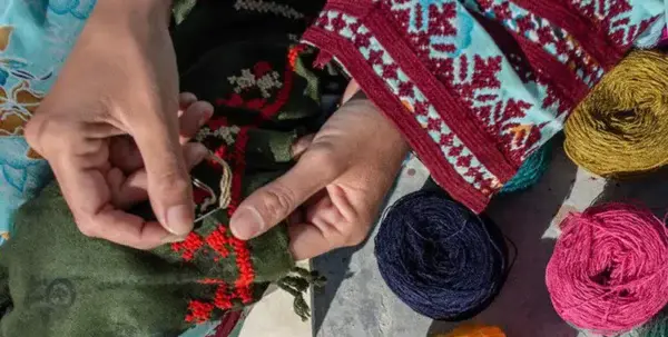 عکس نگین کاری روی لباس