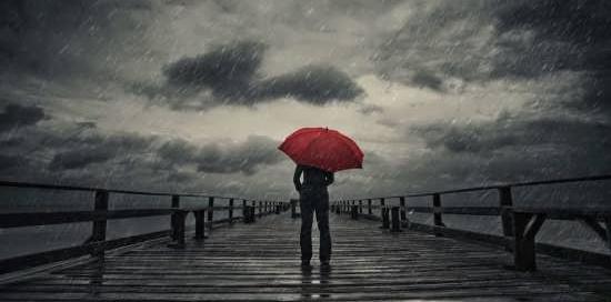 عکس از تنهایی یک زن