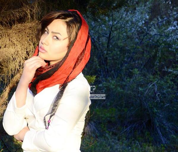 عکس خواننده زن باران