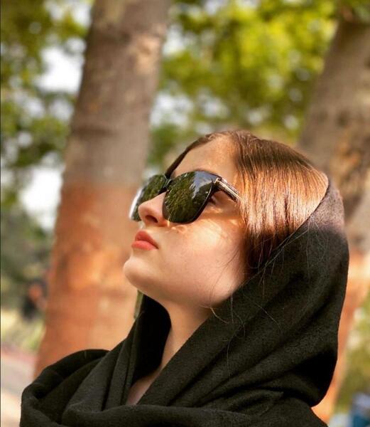 عکس سارا و نیکا بی حجابی