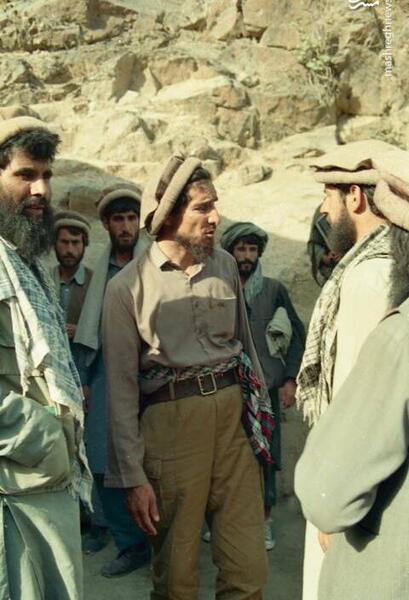 عکس احمد شاه مسعود با شیر