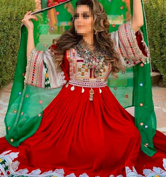 عکس دختر با لباس محلی افغانی