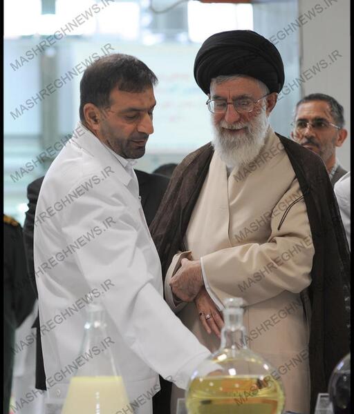 عکس رهبر لباس سپاه