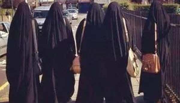 عکس پروفایل سه نفره با حجاب