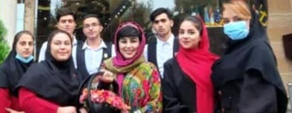 عکس بهنوش بختیاری با لباس محلی