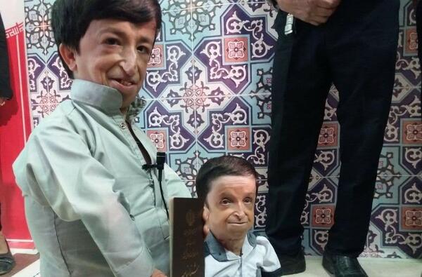 عکس حاج قاسم پای صندوق رای