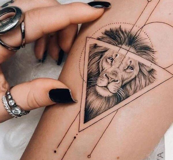 عکس تتو مینیمال شیر
