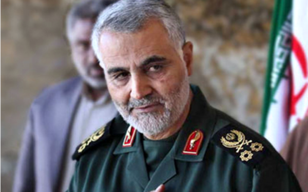 عکس حاج قاسم سلیمانی با فرزندان شهدا