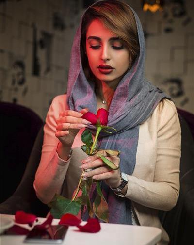 عکس دختر ایرانی با شال