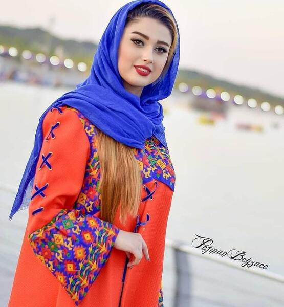 عکس دختر ایرانی با شال