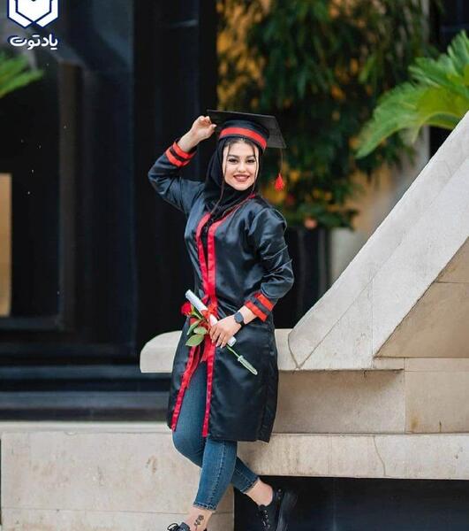 ژست عکس فارغ التحصیلی دخترانه