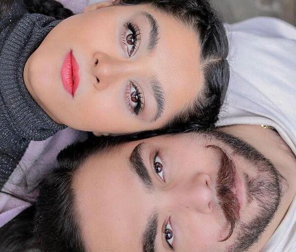 ژست عکس سلفی تک نفره دخترانه