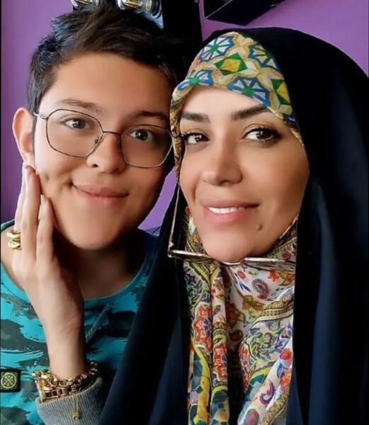 عکس مادر الهام چرخنده