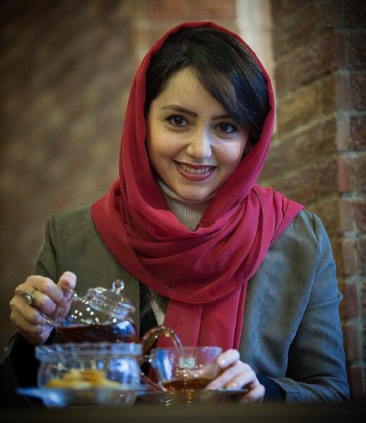 عکس نوشته نازنین بیاتی در مانکن