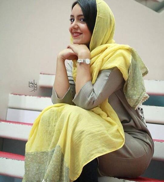 عکس نوشته نازنین بیاتی در مانکن