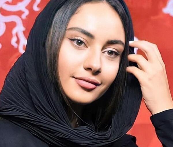 عکس ترلان پروانه بچگیش