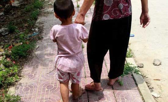 عکس پای ظریف دختر جوان