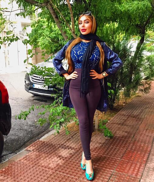 عکس پای ظریف دختر جوان