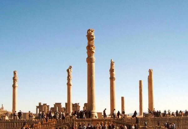 عکس تخت جمشید برفی