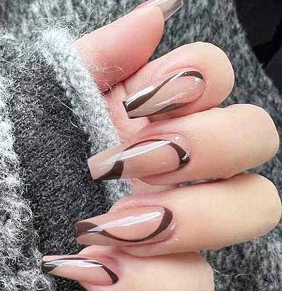 عکس مدل ناخن گلدونی فرنچ