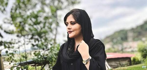 عکس مهسا امینی با مادرش