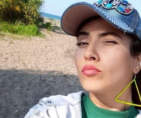 عکس پای بهارک صالح نیا