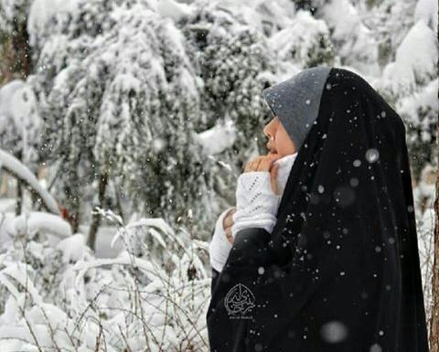 عکس دختر چادری در برف