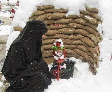 عکس دختر چادری در برف
