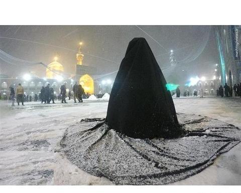 عکس دختر چادری در برف
