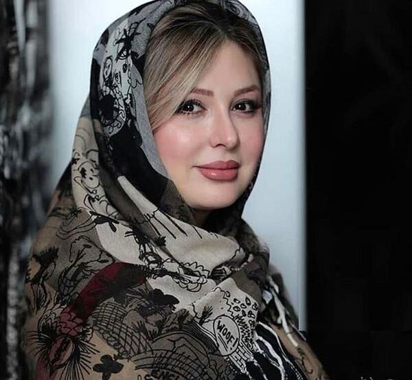عکس پاییزی نیوشا ضیغمی