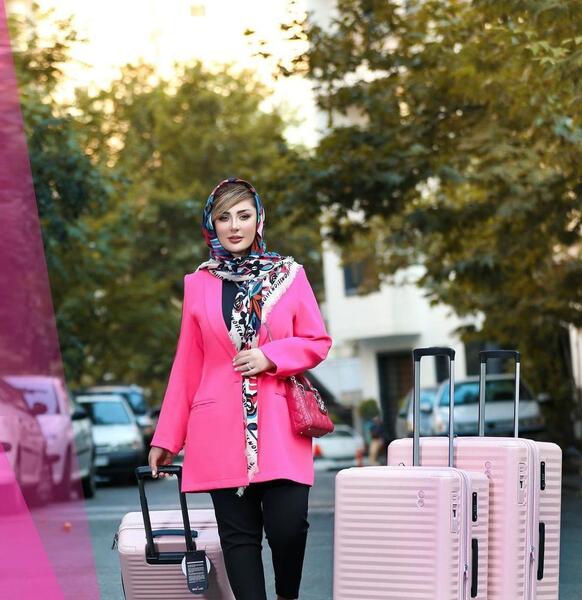 عکس پاییزی نیوشا ضیغمی
