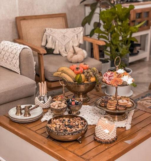 عکس ایده های تزیین میز یلدا