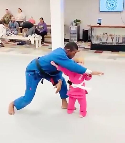 عکس دختر کفشدوزکی آماده