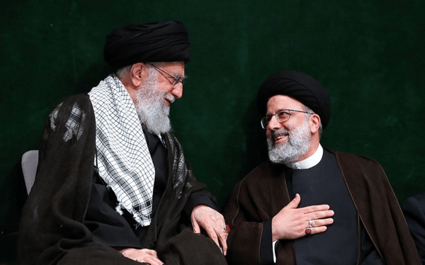 عکس سفید رهبر