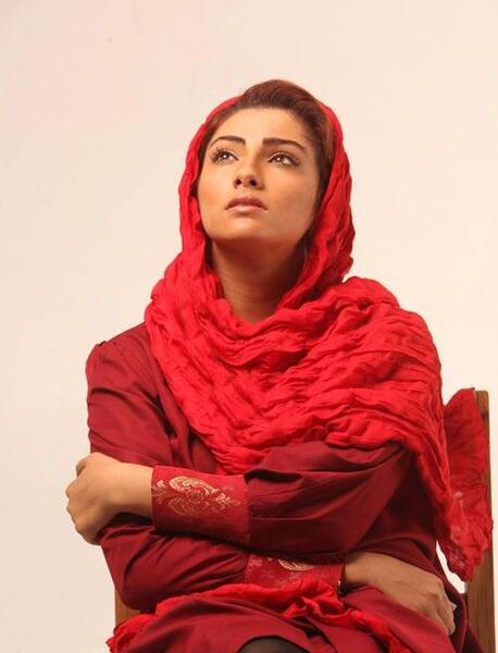 عکس محیا دهقانی در پایتخت