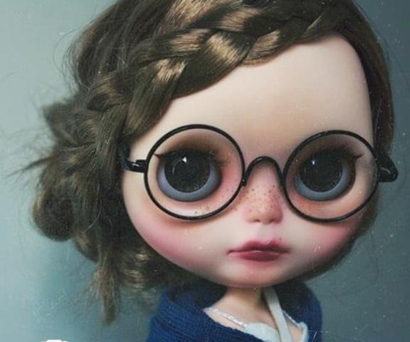 عکس عروسک عینکی